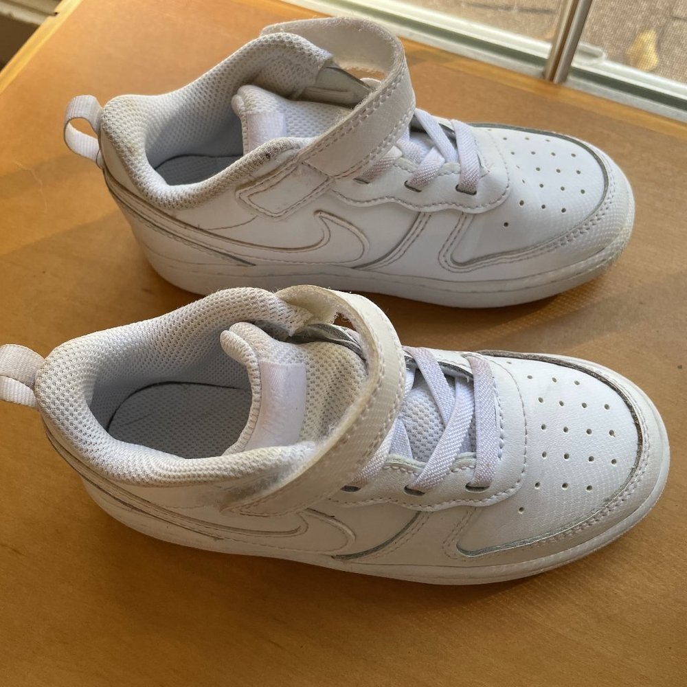 EUC Toddler White Nikes Size 10C